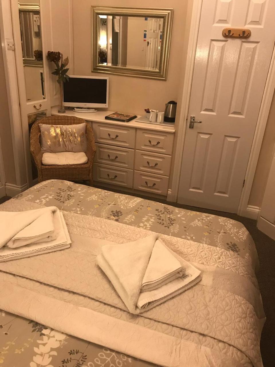 Braeside Guesthouse Ексетър Екстериор снимка